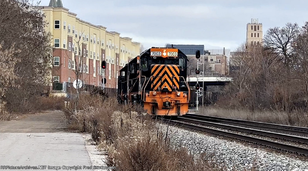 WE 7003 and the Exchange St. signals.